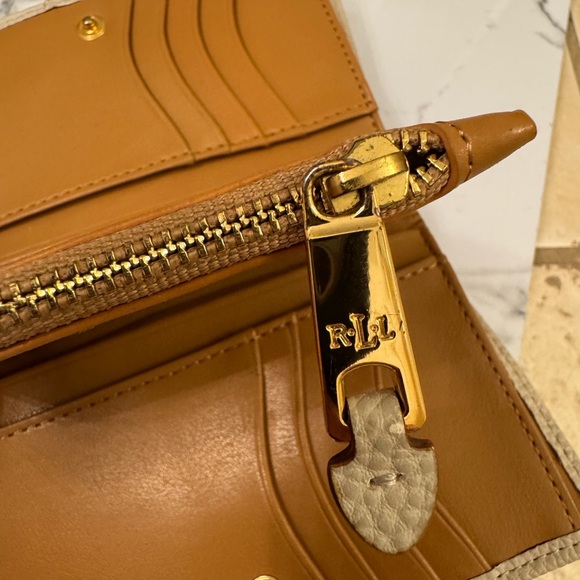 Ralph Lauren Cream and Gold Wallet - Picture 10 of 11